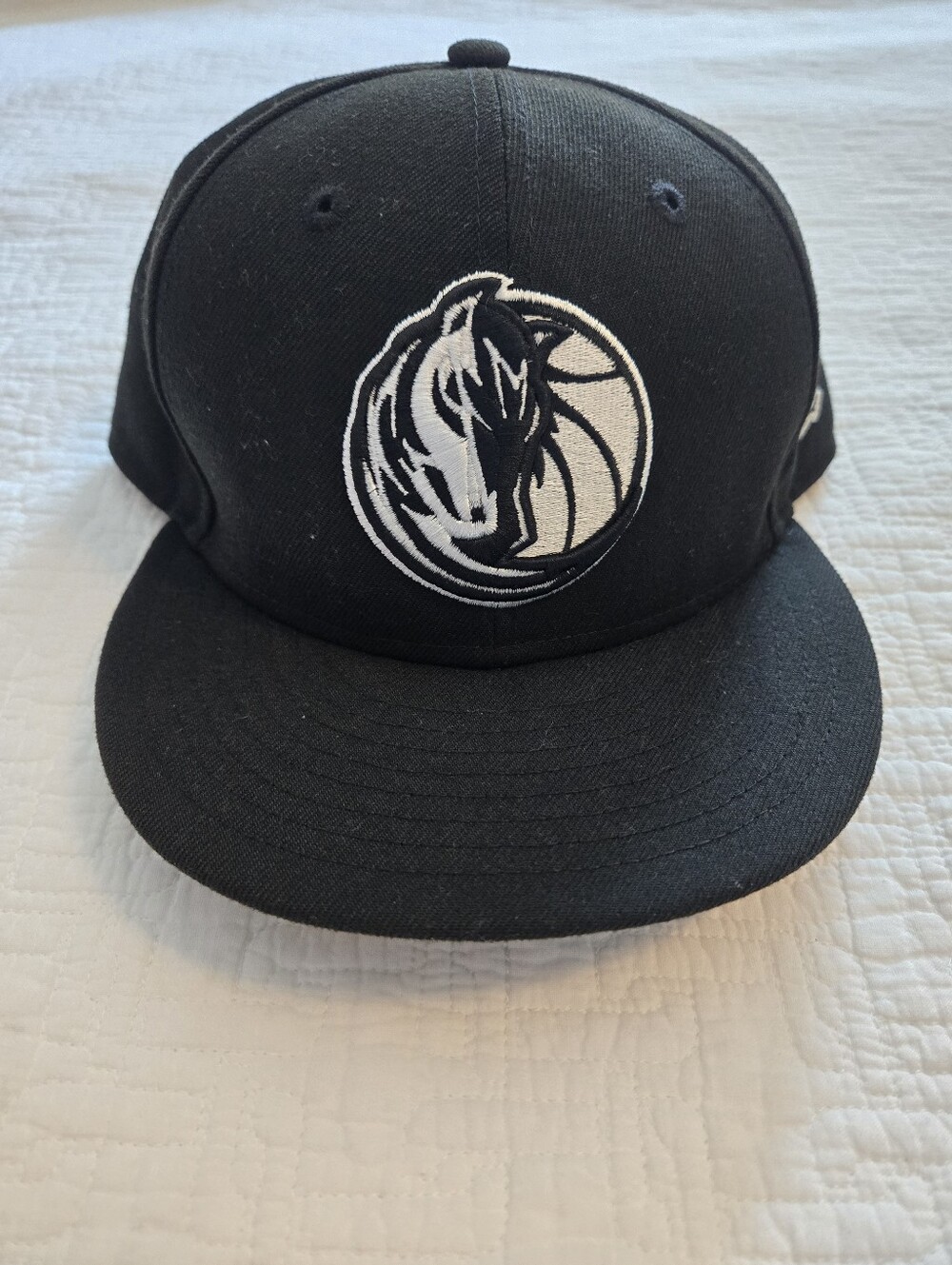 New Era 9 Fifty Dallas Mavericks Black & White Snapback Hat